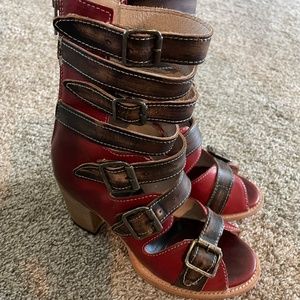 Authentic Freebird BOND sandals, size 8